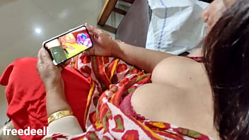 Amateur step-sister's Hindi voiceover while watching porn